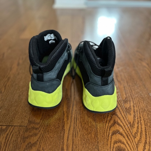 TIMBERLAND MEN'S SOLAR WAVE MID-TOP WATERPROOF HIKING SHOE - Picture 2 of 6